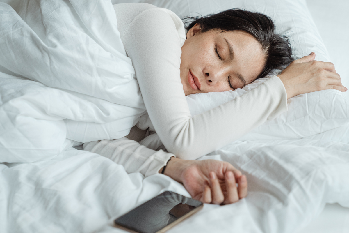 Waking Up with Frizzy Hair? Eucalyptus Pillowcases Might Be the Fix You Need